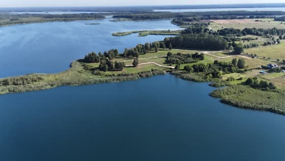 Zatoka i linia brzegowa jeziora Wielimie przy działkach w Marcelinie
